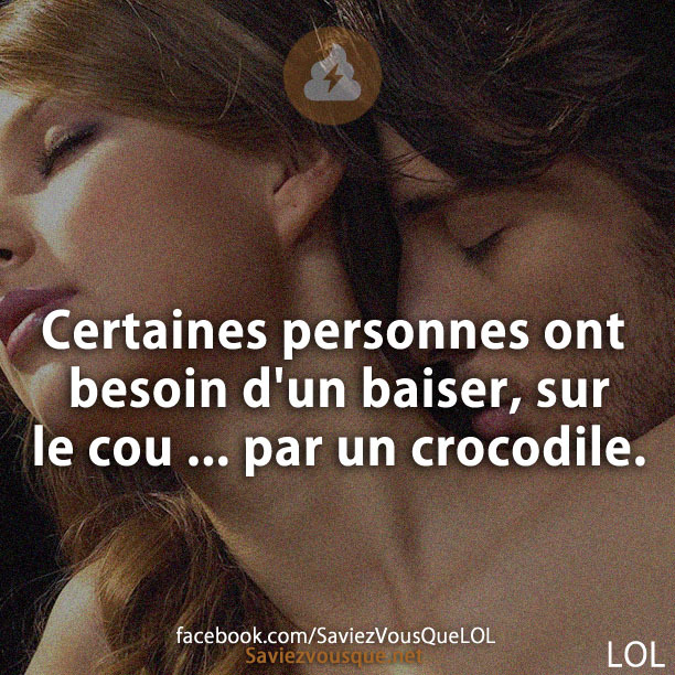 Certaines personnes ont besoin d&#039;un baiser, sur le cou ... par un crocodile.