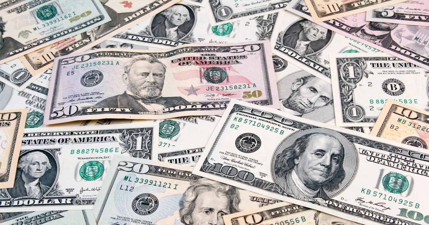 Les 5 Gangsters les Plus Célèbres et Leurs Fortunes Colossales