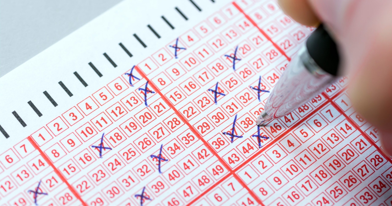 Elle démissionne en direct après avoir gagné au loto… avant de découvrir la vérité !