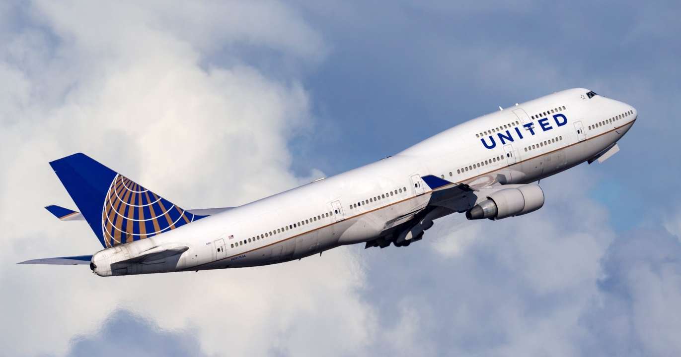 Panique en plein ciel : le plafond d’un Boeing 737 Delta s’effondre, les passagers obligés de le tenir à mains nues !