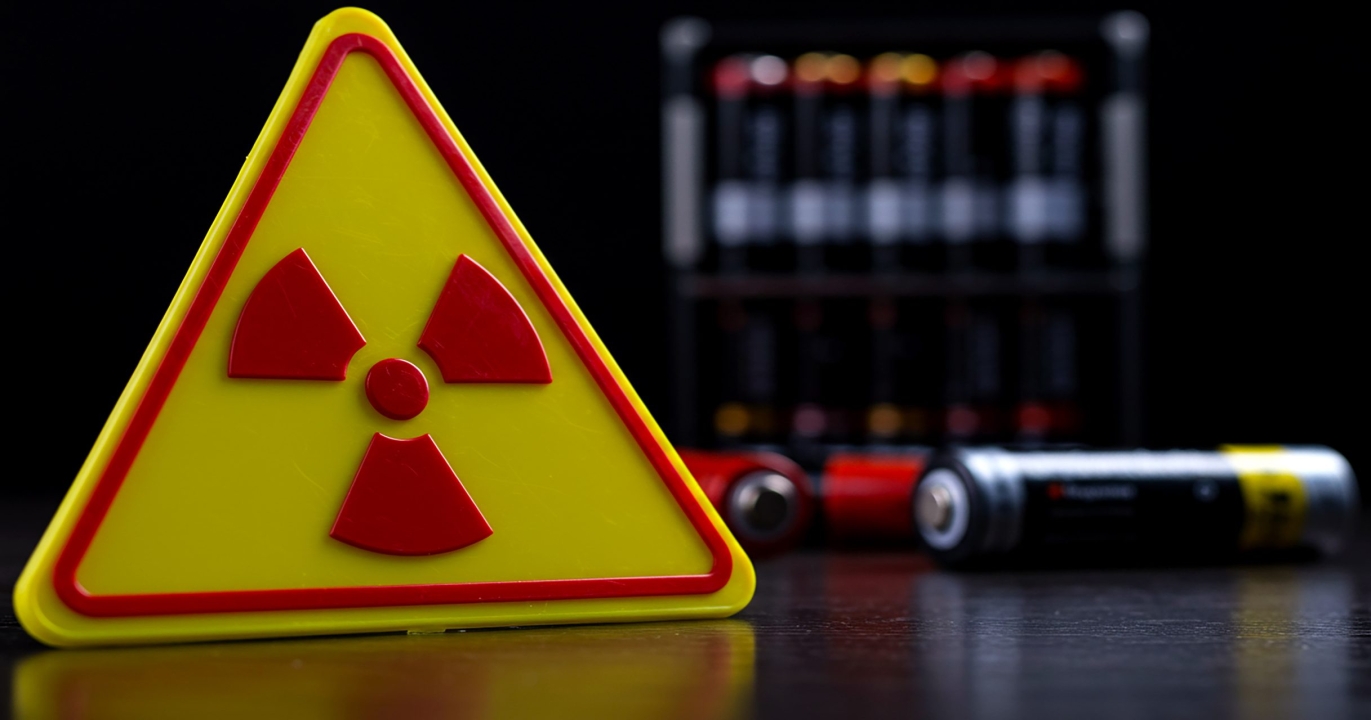 La Chine dévoile une batterie nucléaire révolutionnaire de la taille d’une pièce de monnaie qui pourrait durer 100 ans