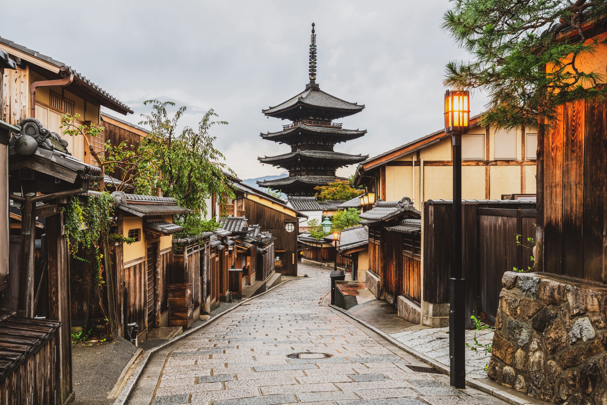 La transformation irréversible des cultures locales : le prix invisible du tourisme de masse