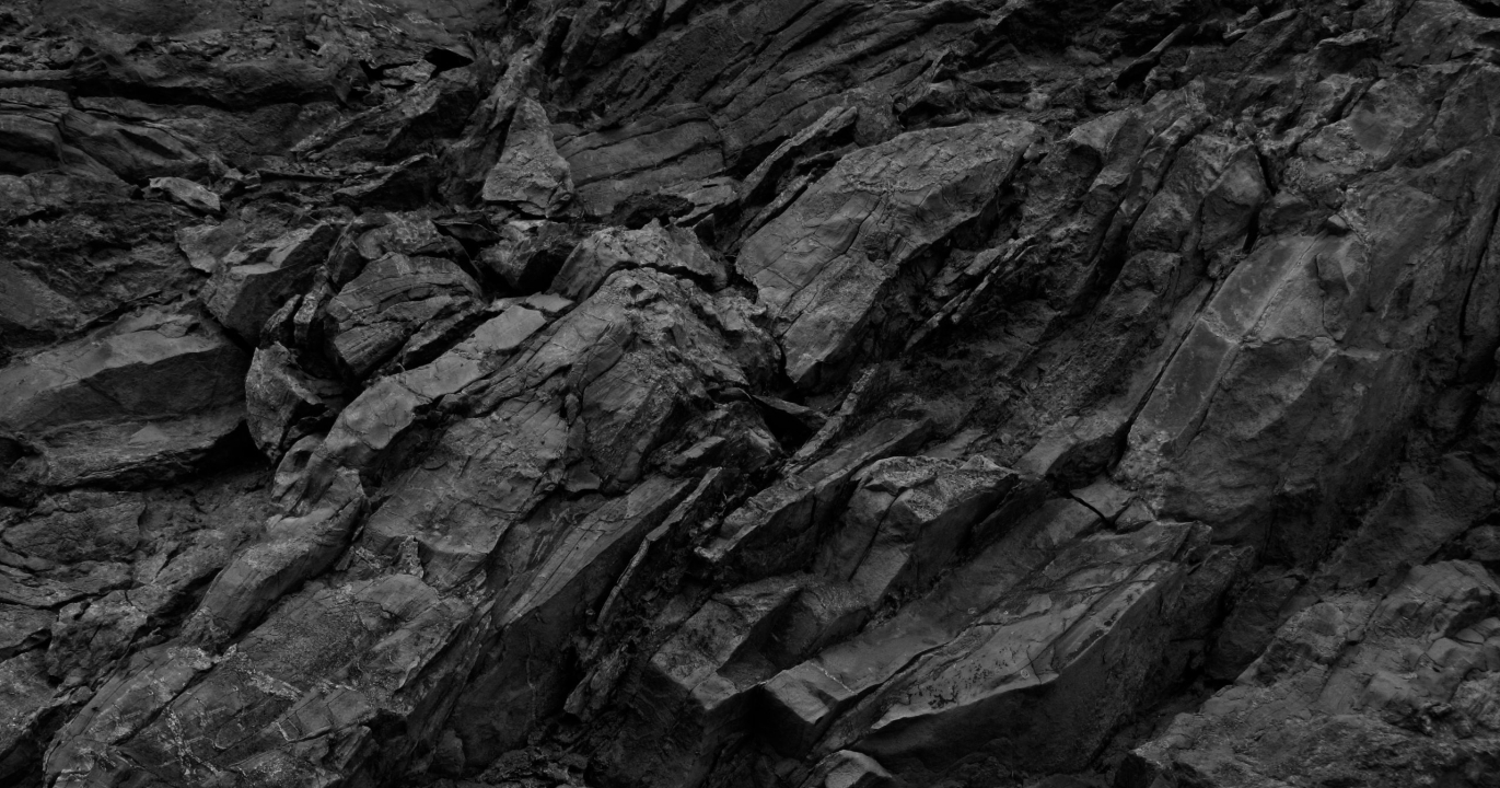 Le mystère fascinant des pierres chantantes : quand la matière murmure à l’oreille du monde