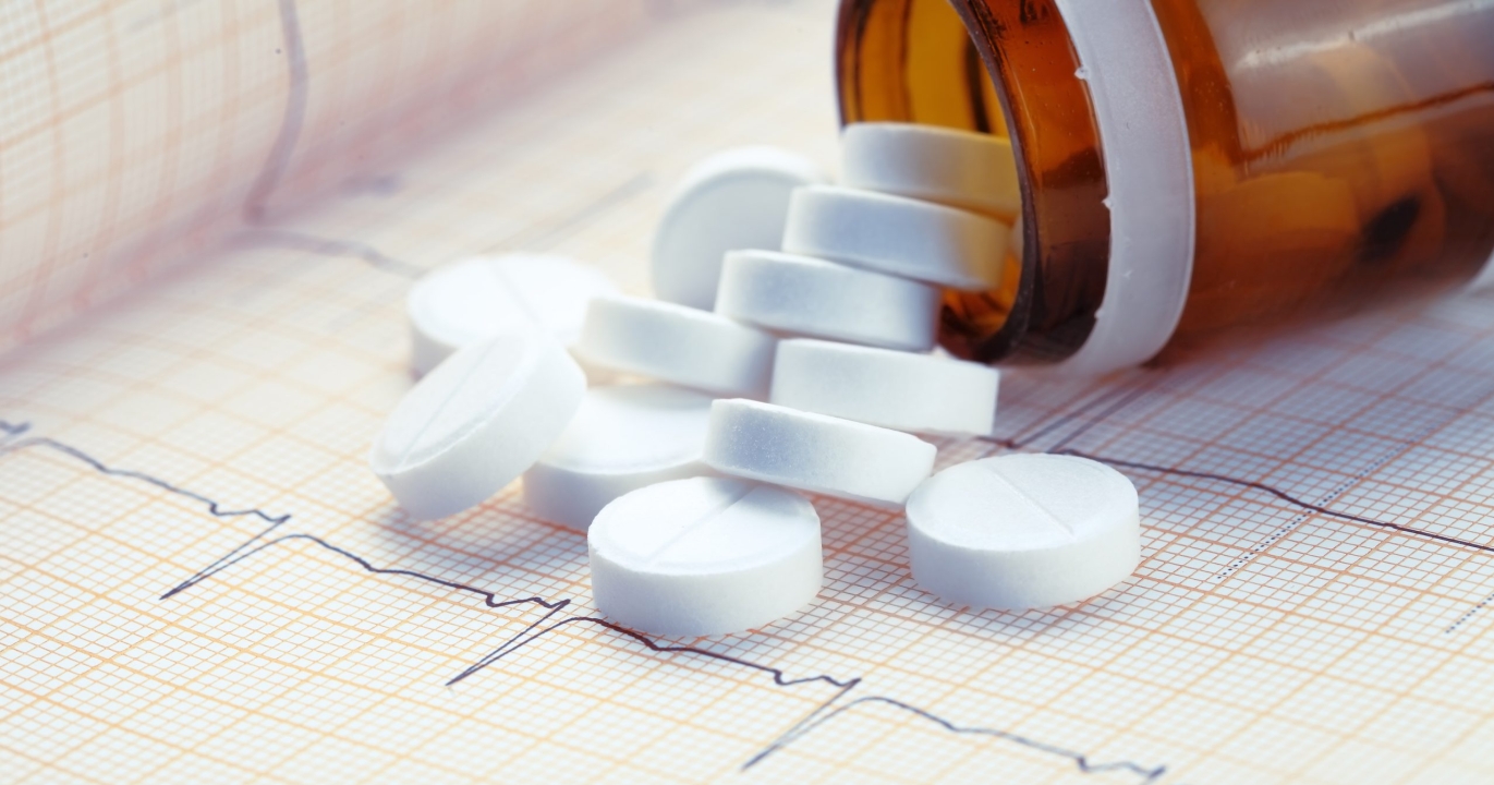 Saviez-vous que le mythe veut que l’aspirine protège contre les crises cardiaques ?