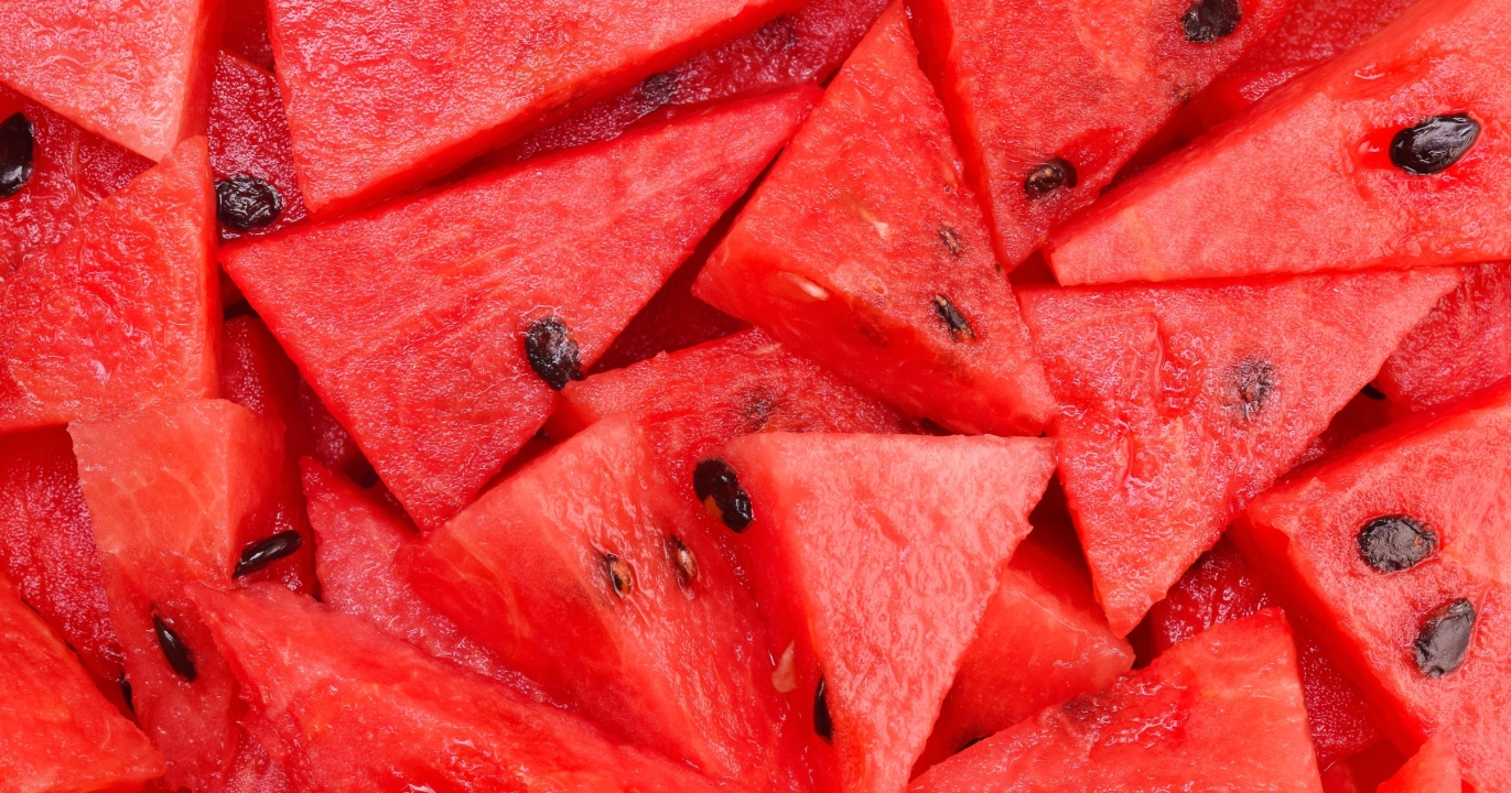 Saviez-vous que le mythe de la pastèque qui pousse dans l'estomac est totalement faux mais cache une vérité nutritionnelle surprenante ?