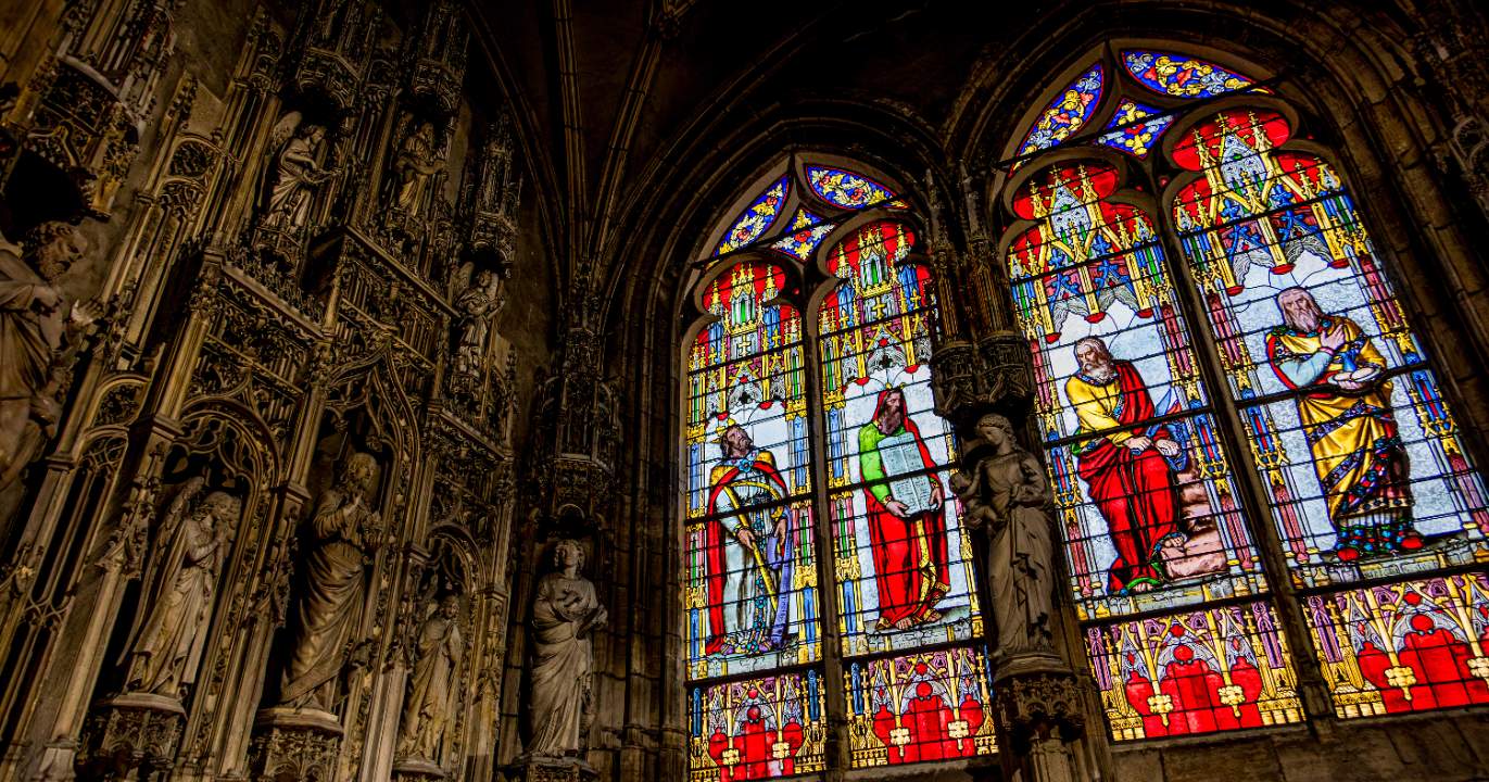 Le précédent historique — quand les empires menacent les papes