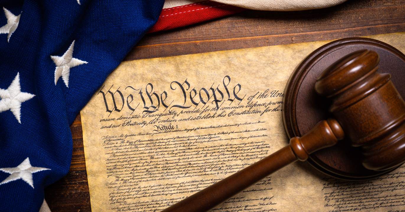 ANALYSE : Le 25e amendement, cette arme constitutionnelle que personne n'ose dégainer contre Trump