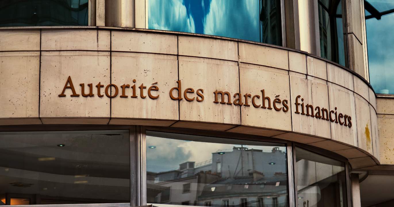 Le précédent de 2020 — et pourquoi cette fois est différente