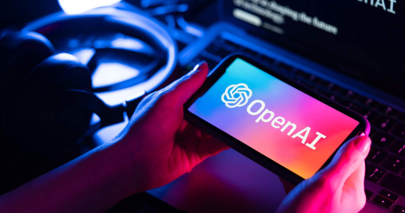 ANALYSE : OpenAI crie au complot — quand les titans de l'IA se dévorent entre eux