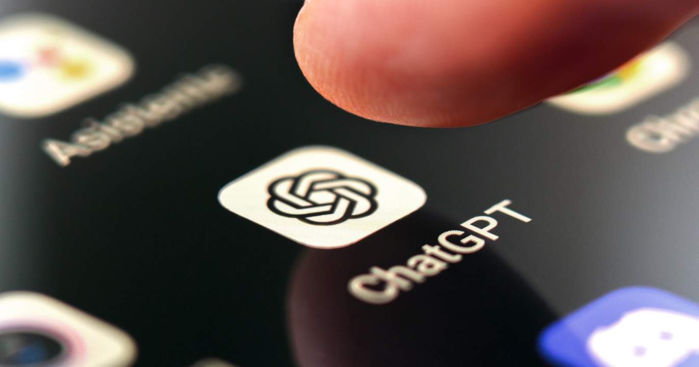 Le vrai enjeu — qui contrôlera l'AGI ?